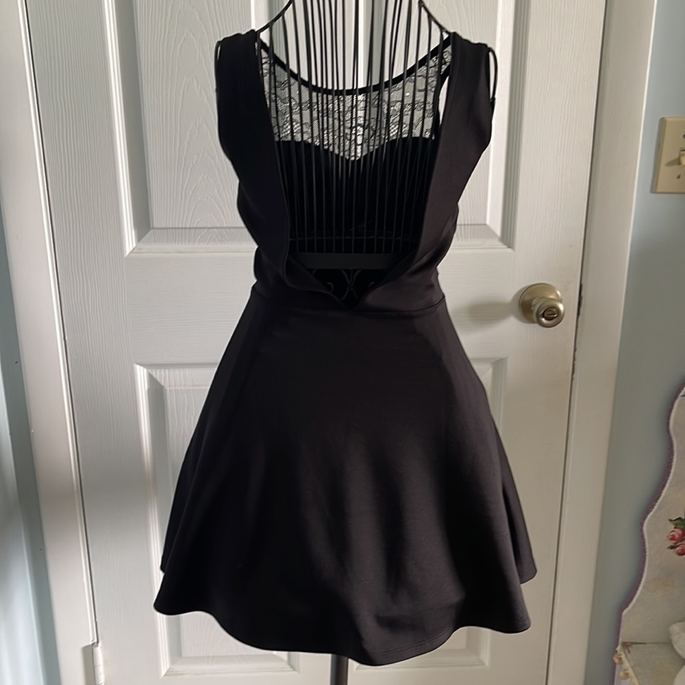 Free💜 H&M divided size 2 black dress - Picture 4 of 6